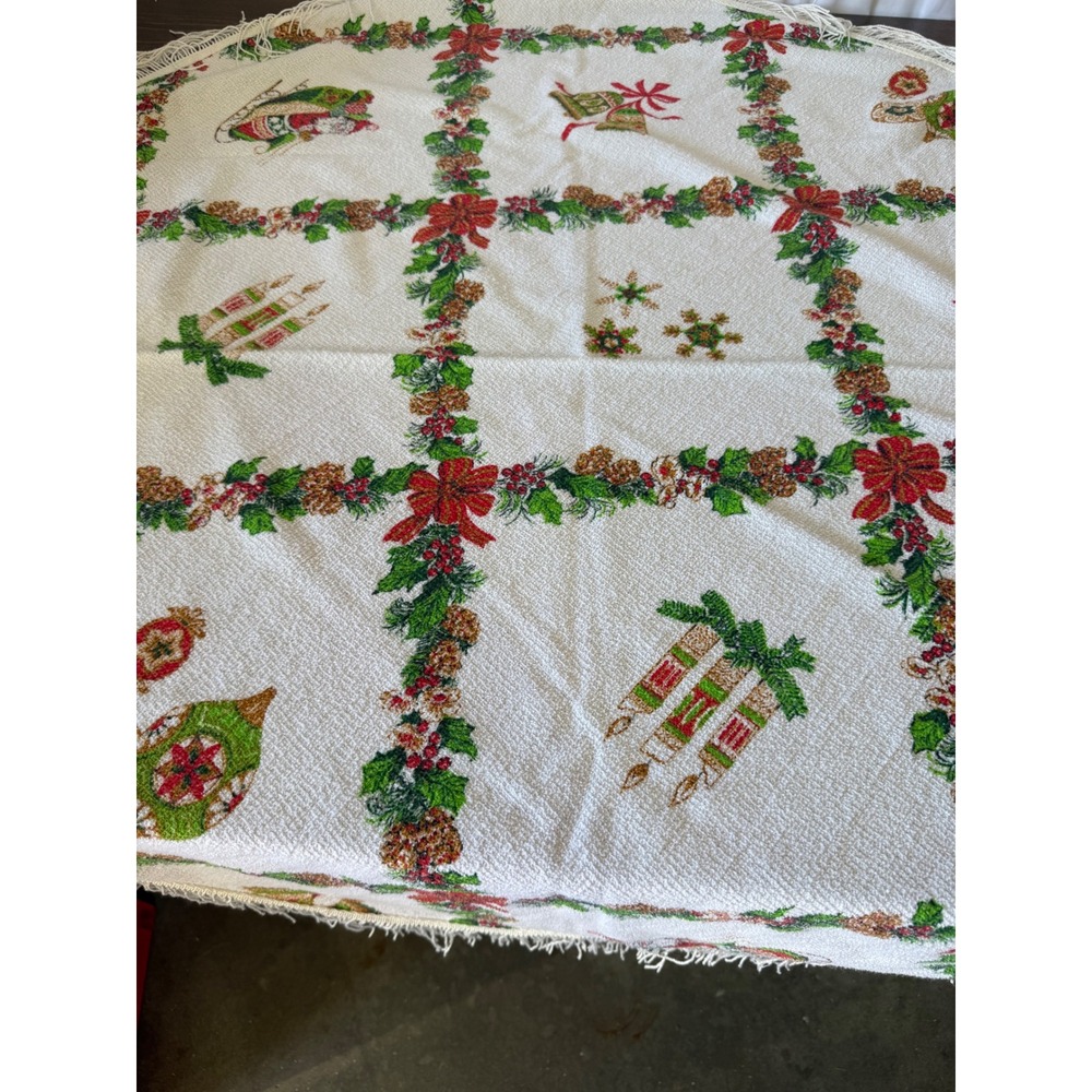 Vintage Christmas Tree Skirt 46 Inch Round Santa Sleigh Fringe Trim Woven White - Picture 9 of 9